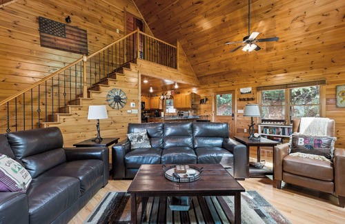 My Mountain House | Stunning Views~Hot Tub~Games~Fireplace~DogFriendly
