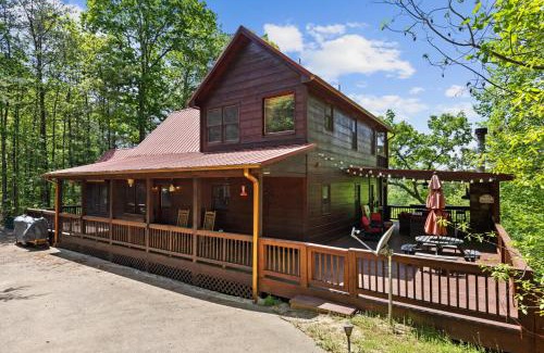 My Mountain House | Stunning Views Hot Tub Foosball Grill Dog Friendly