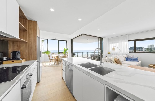 Palm Beach Apartment | Stunning Views just steps to Palm Beach