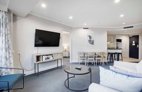 Takapuna Resort | Stunning Views Kitchen Gym Swimming Pool Car Park