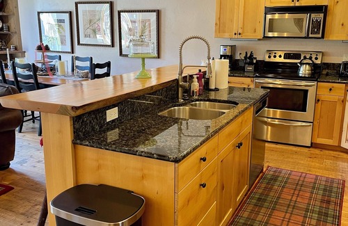 Bigfork Condo | Stunning views of the river - Book NOW for October - Fall Peeping!
