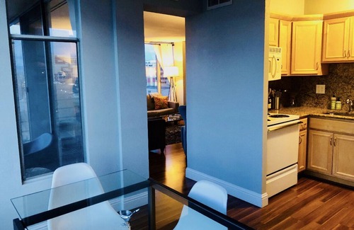 Downtown Reno House | Stunning Views On Riverwalk Wow Factor 1BR 2BA