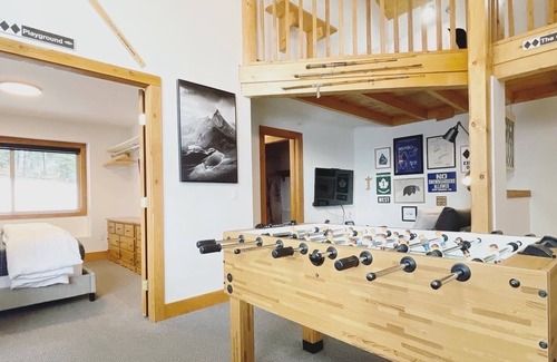 Snow Pine Estates Ski Chalet | Stunning Views, Private Hot Tub, Sleeps 14
