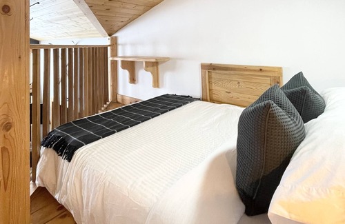 Snow Pine Estates Ski Chalet | Stunning Views, Private Hot Tub, Sleeps 14