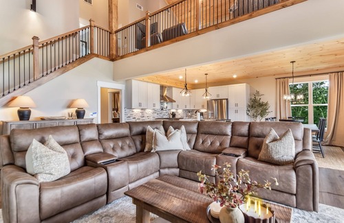 Ranger Cabin | Stunning Views | Sauna | Hot tub | Bar- 2 Kitchens