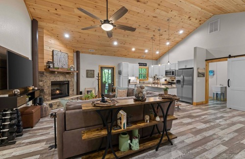 Almond Cabin | Stunning Views, Superb Atmosphere, Modern Amenities, In the Middle of Nature