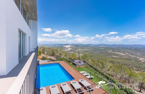 Vallpineda Villa | Stunning views to sea from Modern Villa El Mirador near Sitges