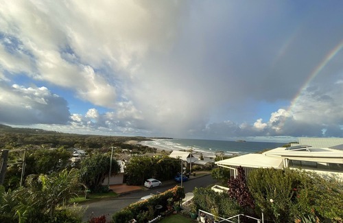 Emerald Beach House | Stunning views with soul