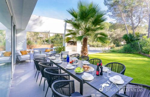 Olivella Villa | Stunning Villa Angeles with Private Pool and AC close to Sitges