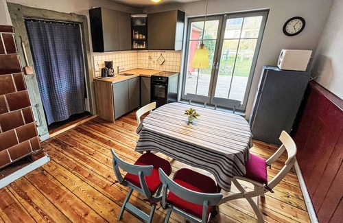 Leopoldshagen House | Stunning villa for 5 people with TV, terrace and pets allowed