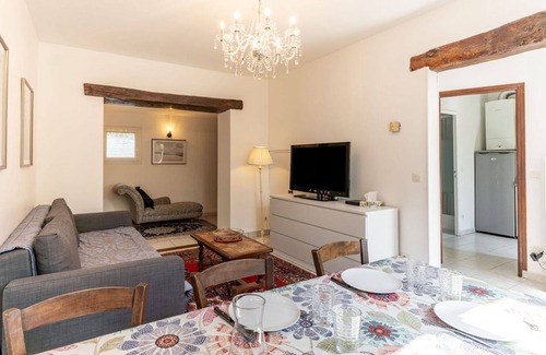 Port Guillaume House | Stunning villa for 5 people with WIFI, TV, terrace and parking