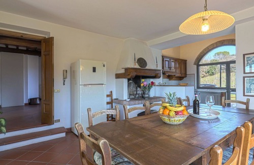 Scandicci House | Stunning villa for 16 people with WIFI, private pool, TV, patio, pets allowed and panoramic view