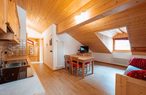 Mazzin House | Stunning villa for 11 people with WIFI and TV