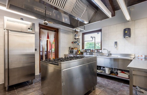 Narzole House | Stunning villa for 12 people with A/C, WIFI, pool, TV, terrace, pets allowed and parking