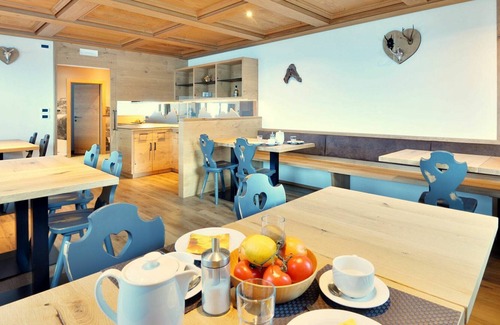 Bulla House | Stunning villa for 20 guests with WIFI, TV, balcony and parking