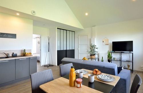 Cherrueix House | Stunning villa for 3 guests with WIFI, TV, patio and parking