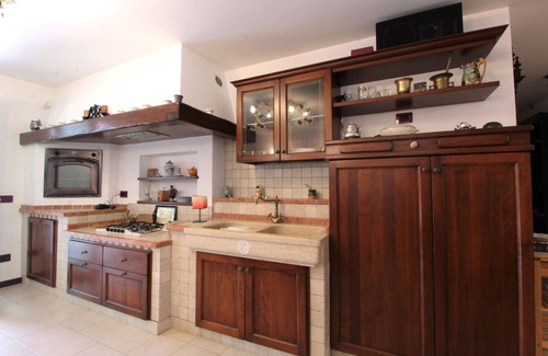Monfumo Villa | Stunning villa for 4 guests with WIFI, hot tub, pool, TV, patio, pets allowed and parking
