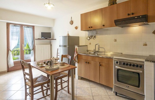 Verbania House | Stunning villa for 4 people with WIFI, TV, patio and pets allowed