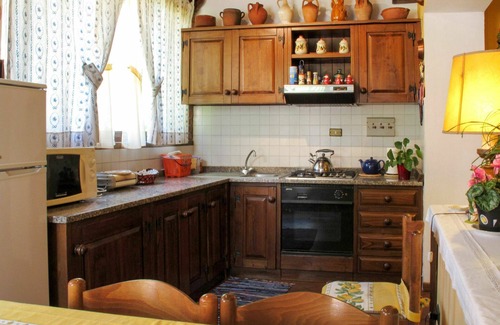 Capannori House | Stunning villa for 5 people with WIFI, A/C, private pool, TV and patio