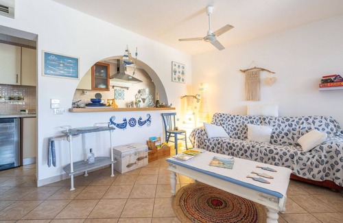 Solanas House | Stunning villa for 6 people with A/C, WIFI, TV and patio