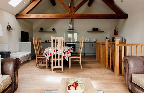 Devils Bridge House | Stunning villa for 19 people with WIFI, hot tub and pets allowed