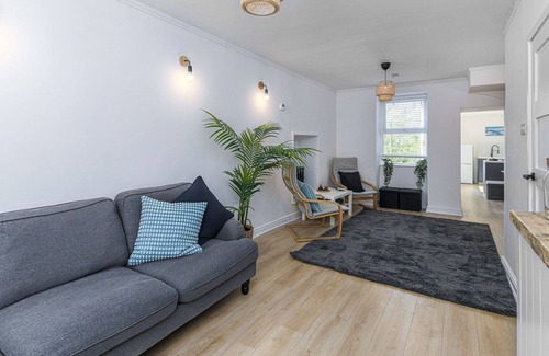 Rhiwbryfdir House | Stunning villa for 6 people with WIFI, terrace and pets allowed