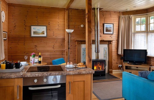 Penmaenpool House | Stunning villa for 2 guests with WIFI, terrace and pets allowed