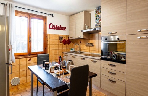Gazzelli House | Stunning villa for 4 people with A/C, WIFI, TV, terrace, pets allowed, panoramic view and parking