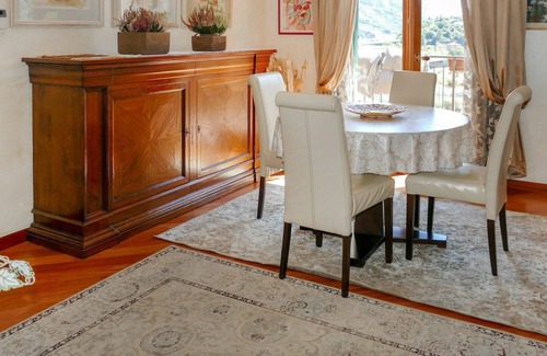 Ventimiglia House | Stunning villa for 6 guests with WIFI, TV, patio, pets allowed and parking