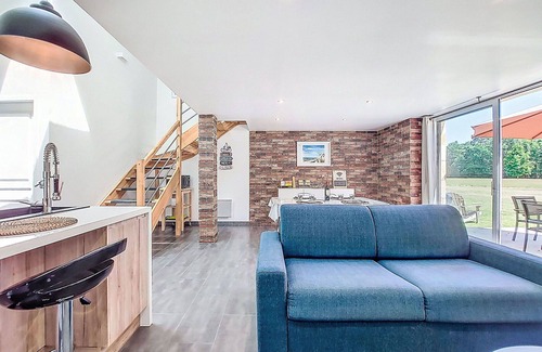 Naujac-Sur-Mer Villa | Stunning villa for 6 people with WIFI, pool, TV, terrace and parking