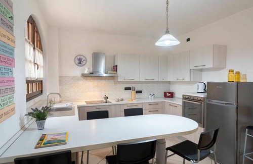 Cisano sul Neva House | Stunning villa for 6 guests with WIFI, hot tub, A/C, TV, patio, pets allowed and panoramic view