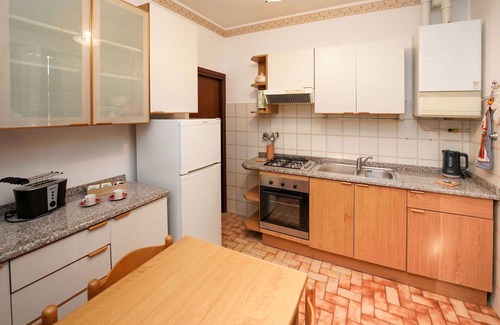 Laveno House | Stunning villa for 5 guests with WIFI, TV, terrace and pets allowed