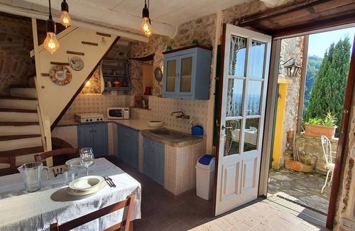 Chiatri Villa | Stunning villa with private pool, WIFI, TV, terrace, panoramic view and parking, close to Lucca