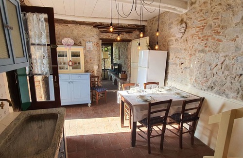 Chiatri Villa | Stunning villa with private pool, WIFI, TV, terrace, panoramic view and parking, close to Lucca