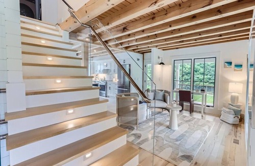 Tisbury Cottage | Stunning Vineyard Haven Retreat with Pool, Guest House & Prime Location