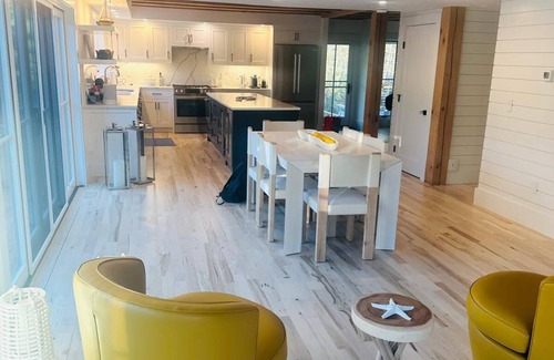 Tisbury Cottage | Stunning Vineyard Haven Retreat with Pool, Guest House & Prime Location