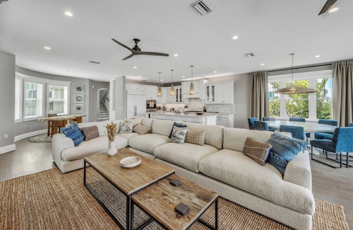 Bradenton Beach House | Stunning Waterfront home with Views, New Pool, Close to the Beach! - Salt Life