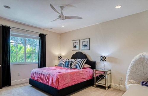 Pompano Isles House | Stunning Waterfront Paradise Home in Pompano Beach