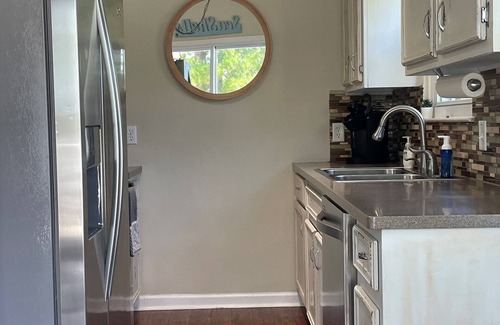 Richmond Hill House | Stunning Waterfront View with Private Dock House