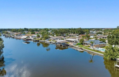 Tampa Shores House | Stunning Waterfront Canal Home Heated Pool/Hot tub Amazing Views