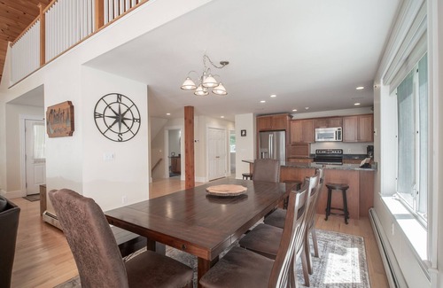 Naples House | Stunning waterfront Chalet in Sebago Cove