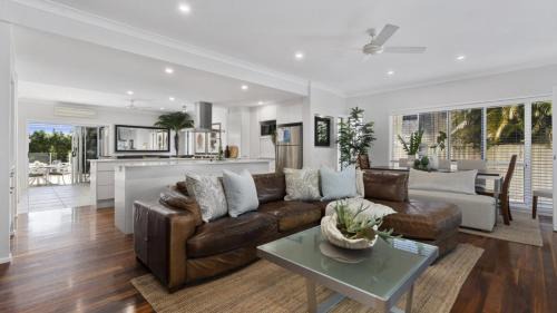 Bellara House | Stunning Waterfront Home with pool - Sylvan Beach Esp, Bellara