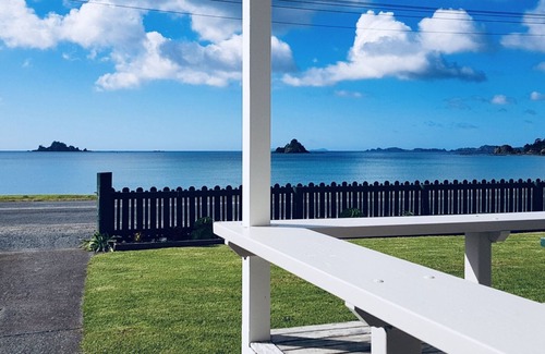 Oakura House | Stunning Waterfront Paradise
