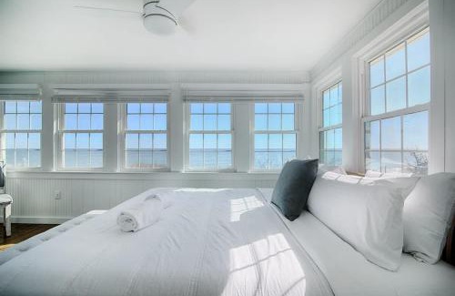 South Wellfleet House | Stunning Waterfront Views Beach steps away