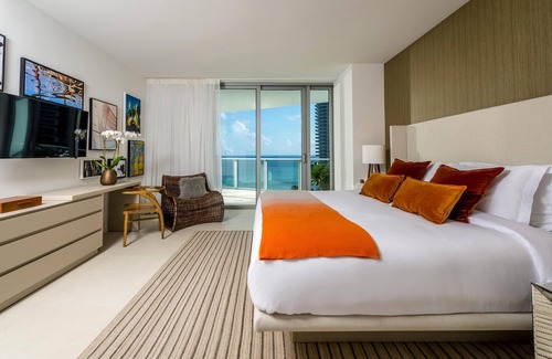 Hollywood South Central Beach Resort | Stunning well maintained 2-Bed Suite, Ocean Front Location, Walk to Diplomat