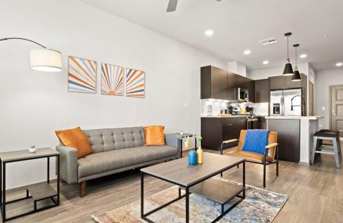 Glendale Sports and Entertainment District Apartment | Stunning Westgate CozySuites by stadium with pool 10