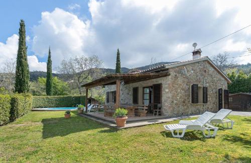Castellina Marittima House | Stupendo rustico in pietra