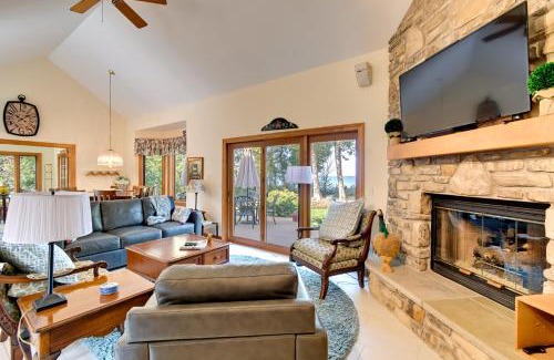 Sturgeon Bay House | Sturgeon Bay Hideaway with Direct Water Access!