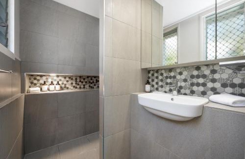 Hermit Park Apartment | Sturges Street 22 - Unit 3