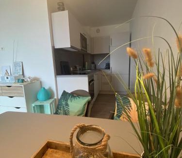 Wendtorfer Strand Apartment | Stylische Ferienwohnung TOP LAGE am Hafen, Strand und Meer